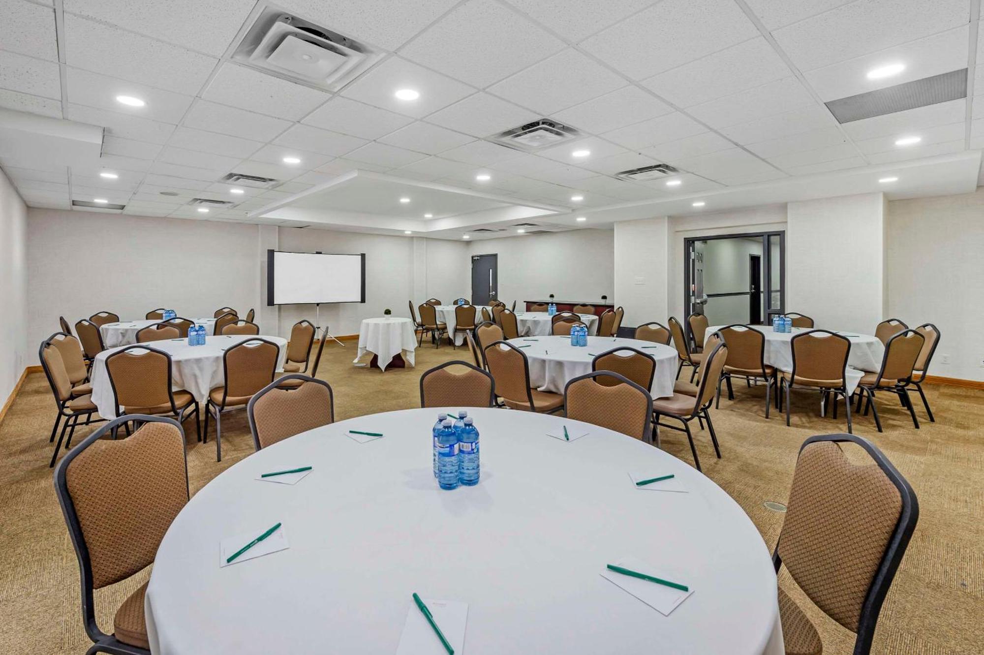 Quality Inn Ottawa Exterior foto
